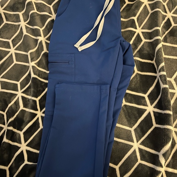 Selling all my scrub pants no longer fit me worn only once probably each one . - Picture 13 of 16